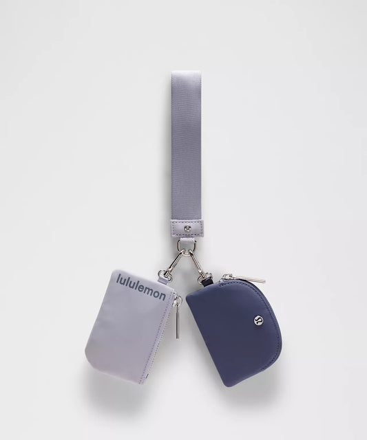 LULULEMON MUÑEQUERA CON DOBLE BOLSO
