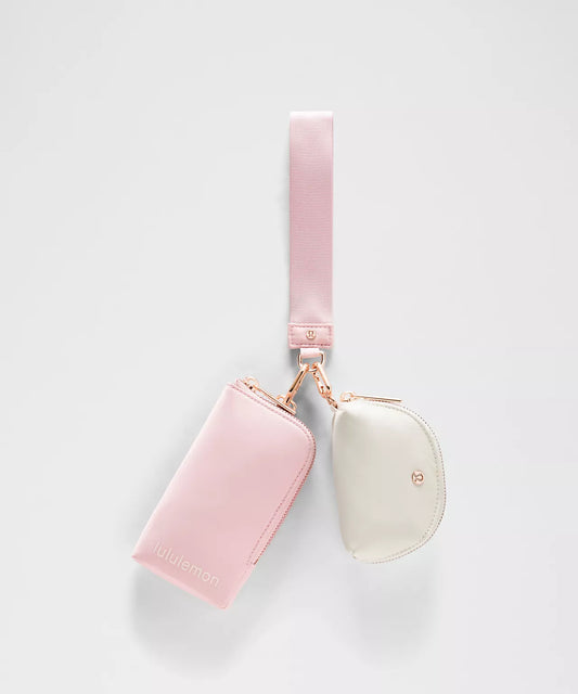 LULULEMON MUÑEQUERA CON DOBLE BOLSO