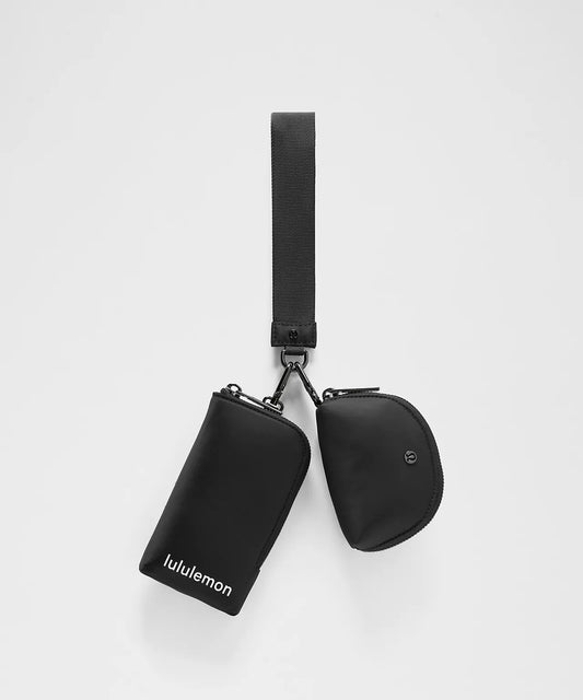 LULULEMON MUÑEQUERA CON DOBLE BOLSO
